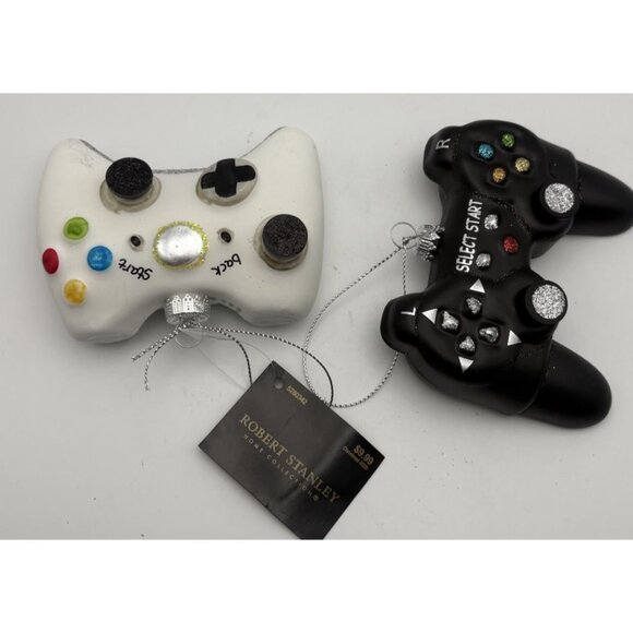 Robert Stanley Other - Robert Stanley Xbox Video Game Controller Ornament 1 Black 1 White Glass 4 inch